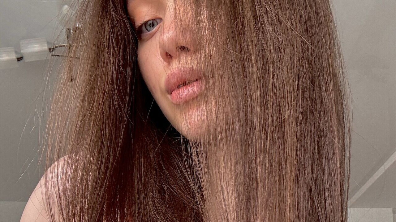 Enter AnnaRen Recorded Private